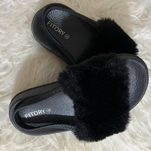 fur sandals